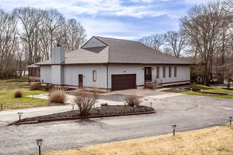 97 Reservoir Ave, Swansea, MA 02777