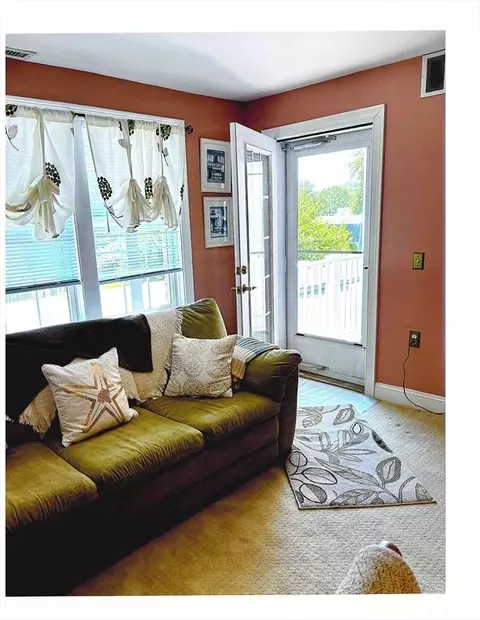 1 Millbrook Ln #213, Wakefield, MA 01880