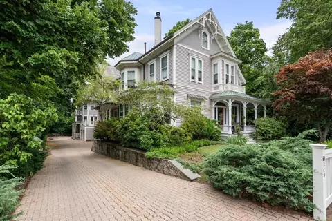 619 Washington St #B, Wellesley, MA 02482