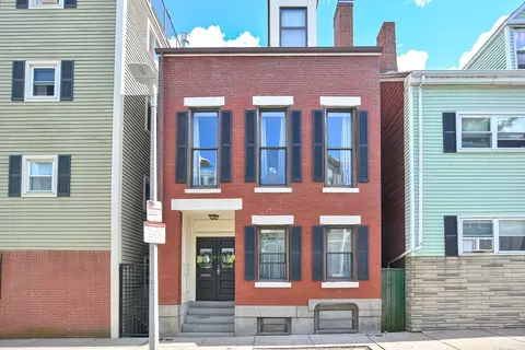92 Green St #3, Boston, MA 02129