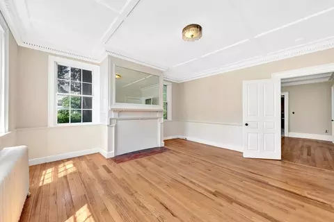 Living - 29-31 Pleasant St, Gloucester, MA 01930 photo 1 of 8