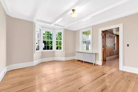 Living - 29-31 Pleasant St, Gloucester, MA 01930 photo 3 of 8