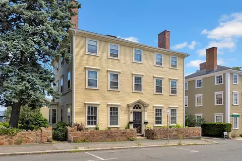 Exterior - 29-31 Pleasant St, Gloucester, MA 01930 photo 2 of 2