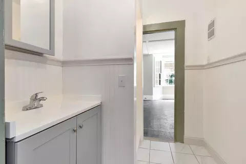 Bath - 29-31 Pleasant St, Gloucester, MA 01930 photo 1 of 2