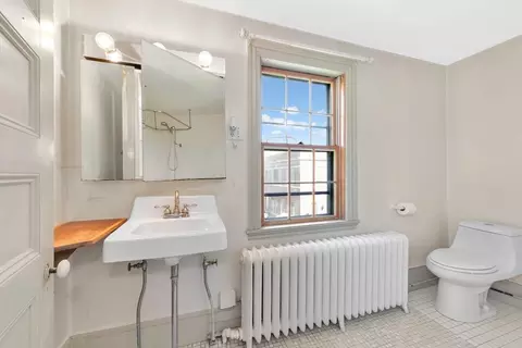 Bath - 29-31 Pleasant St, Gloucester, MA 01930 photo 2 of 2
