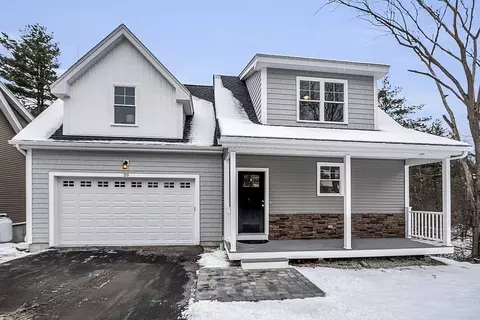 21 Willow Pond Cir #21, Medway, MA 02053