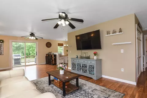 71 E Charlton Rd, Spencer, MA 01562 photo 5