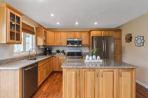 71 E Charlton Rd, Spencer, MA 01562 photo 9