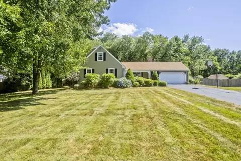 27 Pineywoods Dr, East Longmeadow, MA 01028