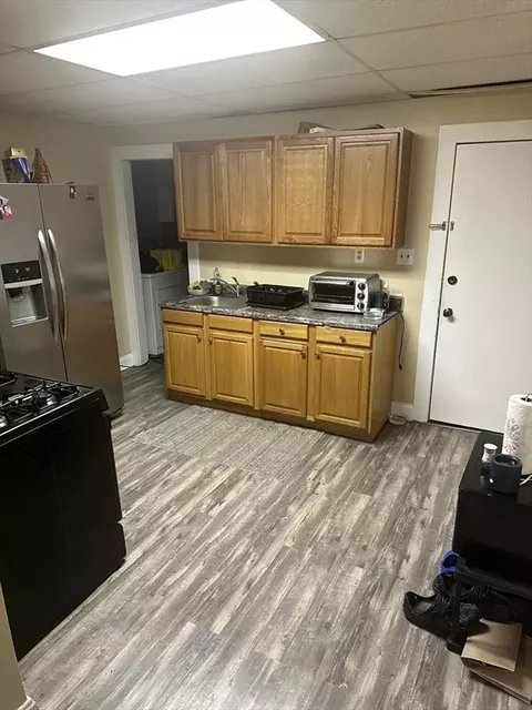 371-373 E Columbus Ave, Springfield, MA 01105 photo 5
