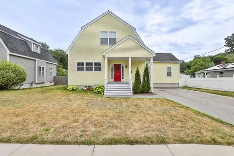 21 Gardner St #B, Salisbury, MA 01952