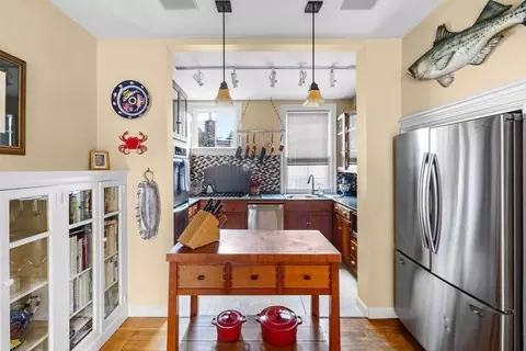 294 French St, Fall River, MA 02720 photo 9