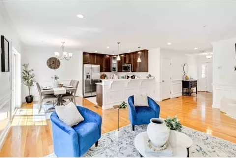 42 Pleasant St #17, Stoneham, MA 02180