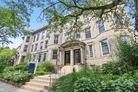 95 Centre St #1, Brookline, MA 02445