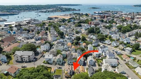 10 Oak St #2, Gloucester, MA 01930