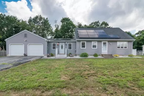 42 Mallard Cir, Agawam, MA 01001