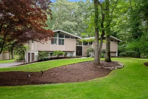 9 Indian Ridge Rd, Natick, MA 01760