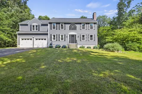 12 Evergreen Dr, Franklin, MA 02038