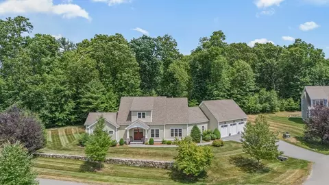 10 Great Lake Ln, North Andover, MA 01845