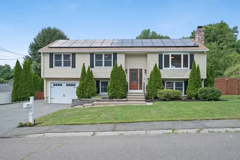 4 Driftwood Dr, Woburn, MA 01801
