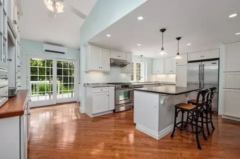 5 Fairview Ave, Newbury, MA 01951