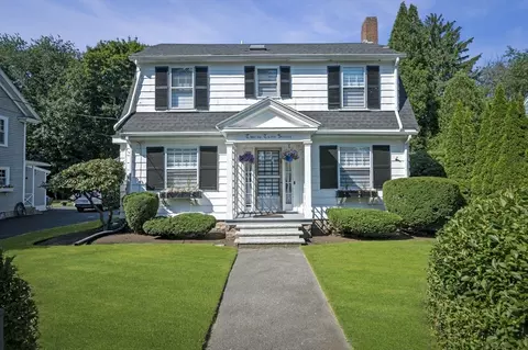 12 Tufts St, Marblehead, MA 01945