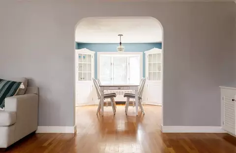 Living - 9 Crescent Rd, Hamilton, MA 01982 photo 4 of 6