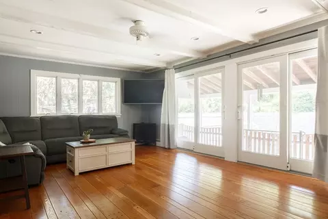 Living - 9 Crescent Rd, Hamilton, MA 01982 photo 5 of 6