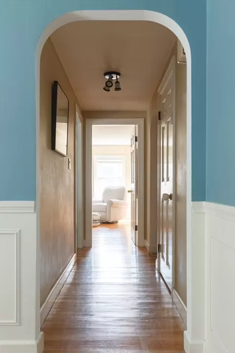 Entry Way - 9 Crescent Rd, Hamilton, MA 01982 photo 1 of 1