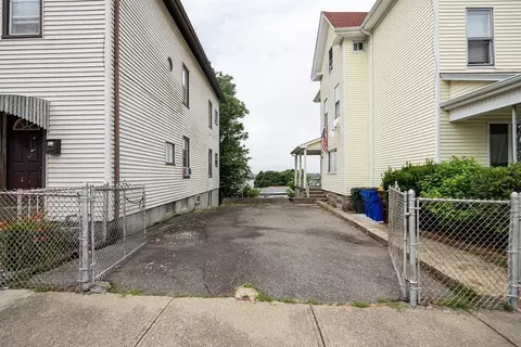 62 Barnaby St, Fall River, MA 02720 photo 5