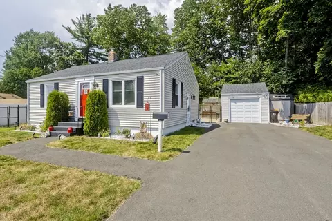 9 Alfred Cir, Agawam, MA 01001