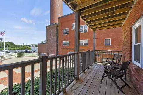 Exterior - 45 Main St #101, Wareham, MA 02571 photo 2 of 4