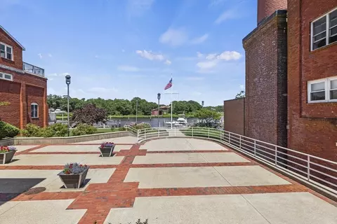 45 Main St #101, Wareham, MA 02571