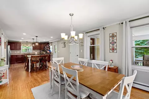 Dining - 5 Mayflower Ave, Wareham, MA 02571 photo 3 of 3