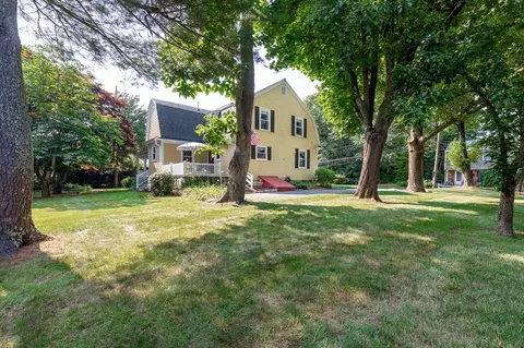Exterior - 5 Mayflower Ave, Wareham, MA 02571 photo 3 of 6