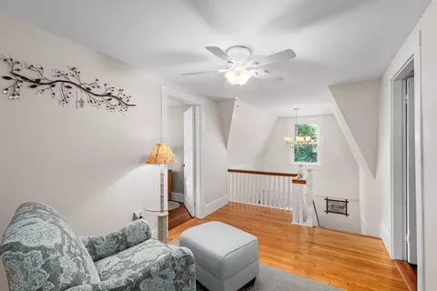 Entry Way - 5 Mayflower Ave, Wareham, MA 02571 photo 3 of 3