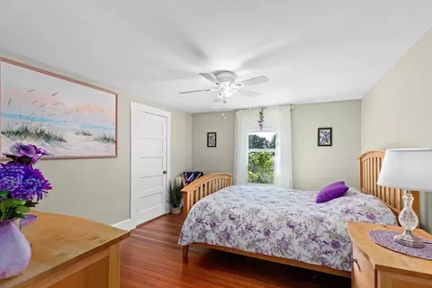 Bedroom - 5 Mayflower Ave, Wareham, MA 02571 photo 3 of 4