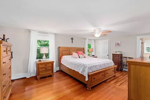Bedroom - 5 Mayflower Ave, Wareham, MA 02571 photo 1 of 4
