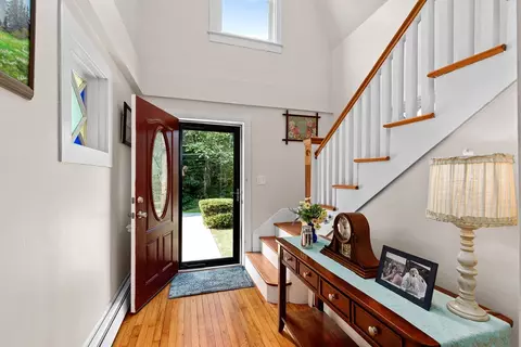 Entry Way - 5 Mayflower Ave, Wareham, MA 02571 photo 2 of 3