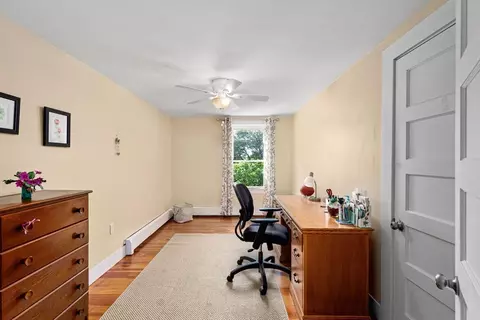 Bedroom - 5 Mayflower Ave, Wareham, MA 02571 photo 4 of 4