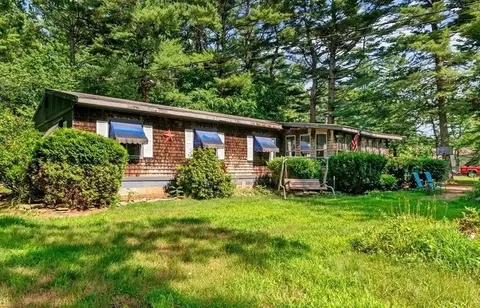 4 Algerine St, Berkley, MA 02779