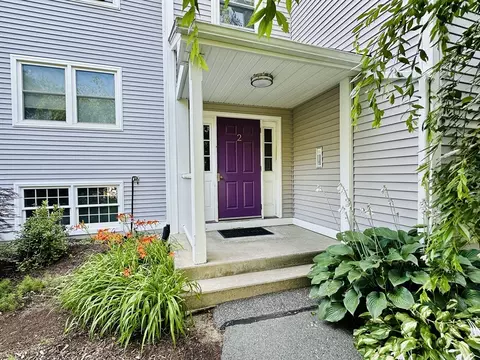 44 Evergreen Rd #305, Leeds, MA 01053