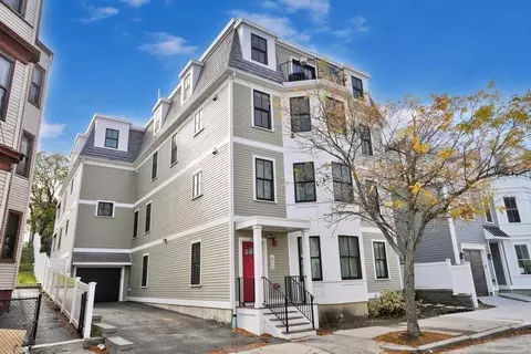 213 Eagle St #5, Boston, MA 02128