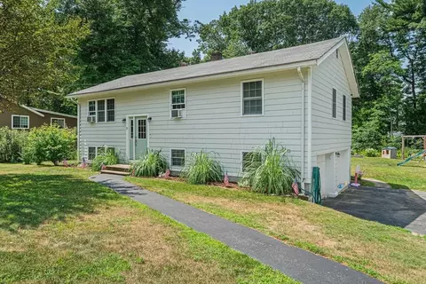 31 Rio Vista St, Billerica, MA 01862