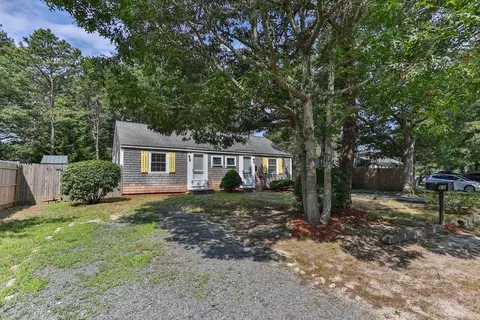 9-11 Thatcher Rd, Yarmouth, MA 02664