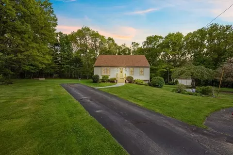 80 Alexandra Dr, Taunton, MA 02780