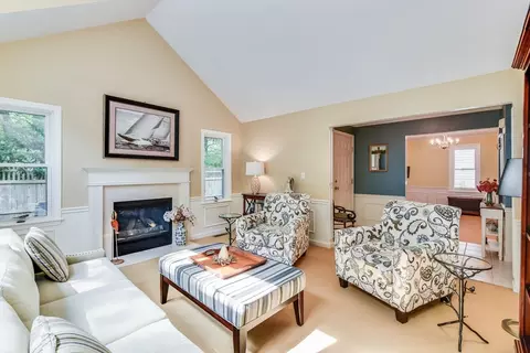 4 Leggett Mews #4, Plymouth, MA 02360