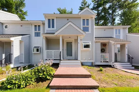 81 Alcott Cir #81, Taunton, MA 02780