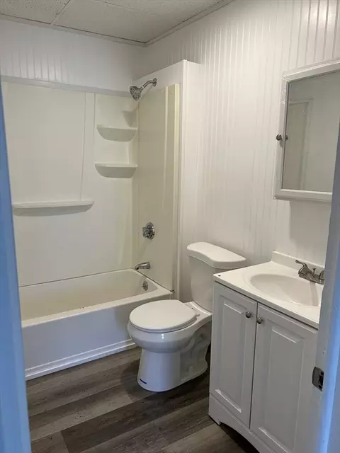 385 Orange St, Springfield, MA 01108 photo 7