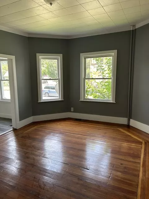 385 Orange St, Springfield, MA 01108 photo 11